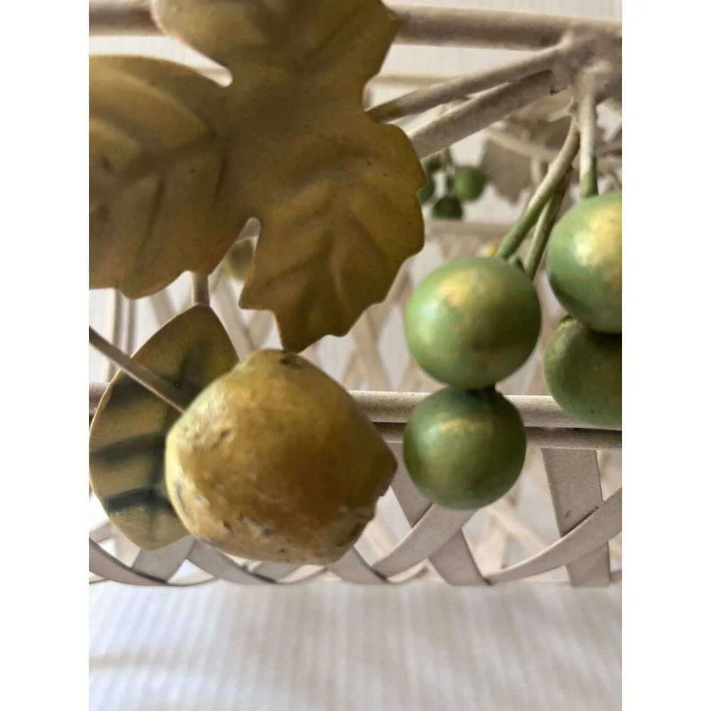 VINTAGE RARE ITALIAN TOLE MAGAZINE RACK - Picture 2 of 6